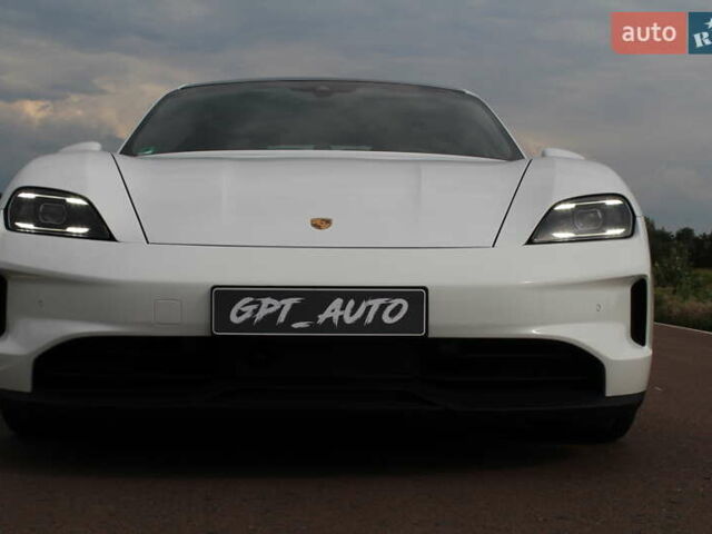 Белый Порше Тайкан, объемом двигателя 0 л и пробегом 8 тыс. км за 82800 $, фото 23 на Automoto.ua