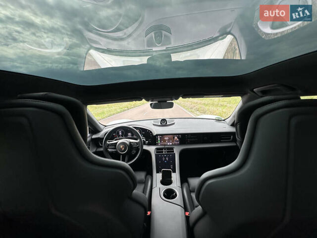 Белый Порше Тайкан, объемом двигателя 0 л и пробегом 8 тыс. км за 82800 $, фото 36 на Automoto.ua