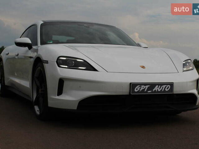 Белый Порше Тайкан, объемом двигателя 0 л и пробегом 8 тыс. км за 82800 $, фото 11 на Automoto.ua