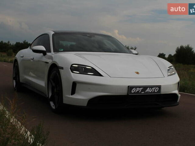 Белый Порше Тайкан, объемом двигателя 0 л и пробегом 8 тыс. км за 82800 $, фото 3 на Automoto.ua