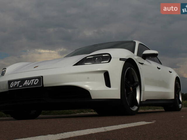 Белый Порше Тайкан, объемом двигателя 0 л и пробегом 8 тыс. км за 82800 $, фото 5 на Automoto.ua