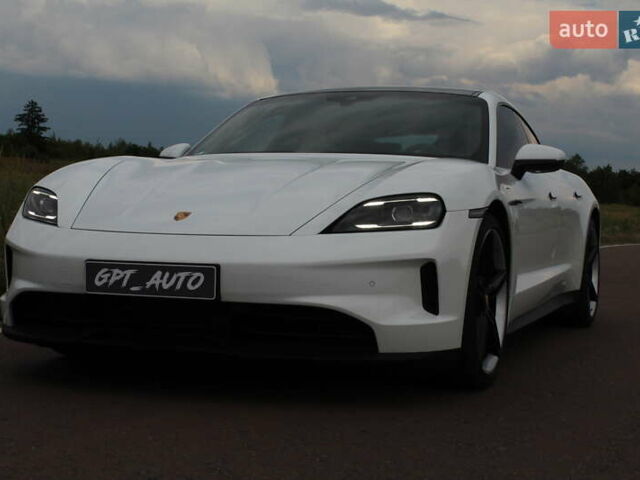Белый Порше Тайкан, объемом двигателя 0 л и пробегом 8 тыс. км за 82800 $, фото 7 на Automoto.ua