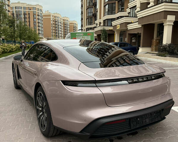 Бежевый Порше Тайкан, объемом двигателя 0 л и пробегом 47 тыс. км за 51000 $, фото 6 на Automoto.ua