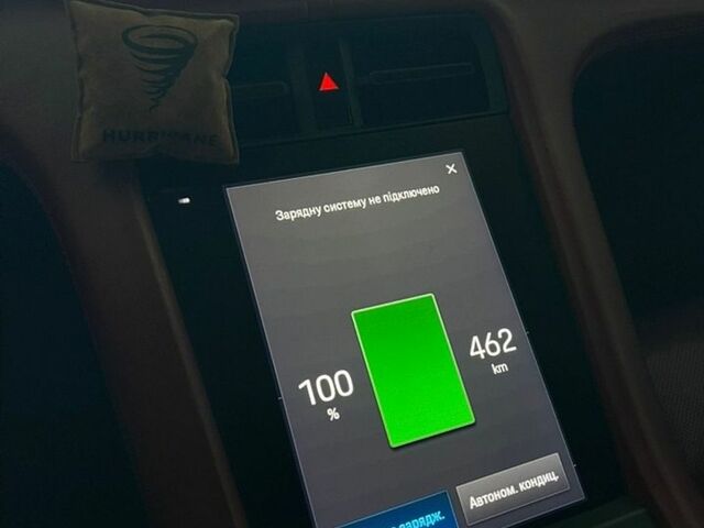 Черный Порше Тайкан, объемом двигателя 0 л и пробегом 80 тыс. км за 49999 $, фото 4 на Automoto.ua
