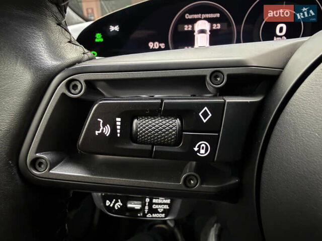 Чорний Порше Тайкан, об'ємом двигуна 0 л та пробігом 33 тис. км за 80000 $, фото 35 на Automoto.ua