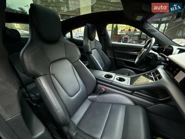 Черный Порше Тайкан, объемом двигателя 0 л и пробегом 26 тыс. км за 77000 $, фото 37 на Automoto.ua