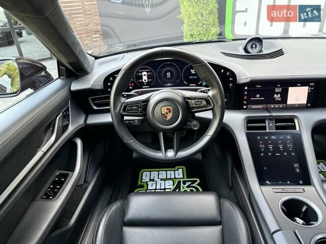 Черный Порше Тайкан, объемом двигателя 0 л и пробегом 26 тыс. км за 77000 $, фото 43 на Automoto.ua
