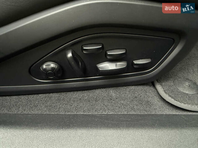 Чорний Порше Тайкан, об'ємом двигуна 0 л та пробігом 33 тис. км за 80000 $, фото 29 на Automoto.ua