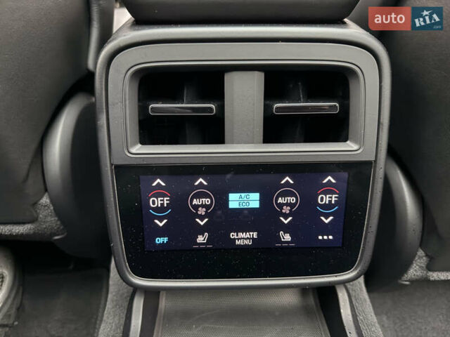 Чорний Порше Тайкан, об'ємом двигуна 0 л та пробігом 33 тис. км за 80000 $, фото 14 на Automoto.ua