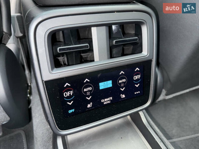 Чорний Порше Тайкан, об'ємом двигуна 0 л та пробігом 33 тис. км за 80000 $, фото 20 на Automoto.ua