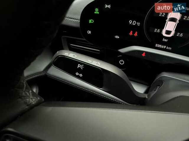 Чорний Порше Тайкан, об'ємом двигуна 0 л та пробігом 33 тис. км за 80000 $, фото 37 на Automoto.ua