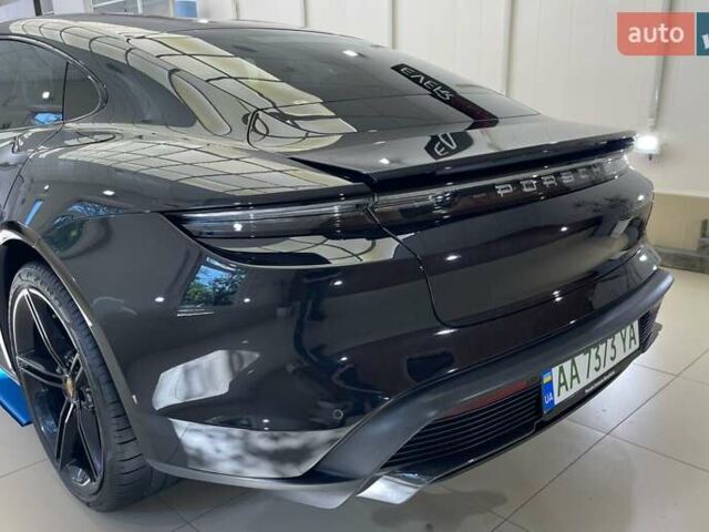 Чорний Порше Тайкан, об'ємом двигуна 0 л та пробігом 45 тис. км за 105000 $, фото 6 на Automoto.ua