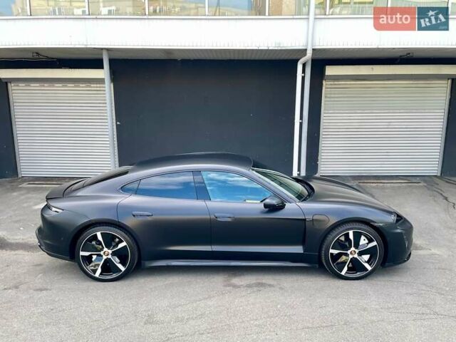 Черный Порше Тайкан, объемом двигателя 0 л и пробегом 59 тыс. км за 79900 $, фото 29 на Automoto.ua
