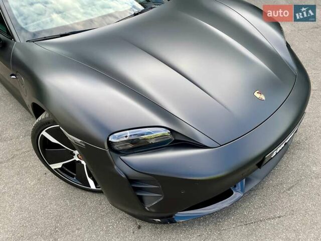 Черный Порше Тайкан, объемом двигателя 0 л и пробегом 59 тыс. км за 79900 $, фото 24 на Automoto.ua