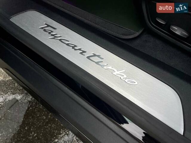 Черный Порше Тайкан, объемом двигателя 0 л и пробегом 59 тыс. км за 79900 $, фото 53 на Automoto.ua