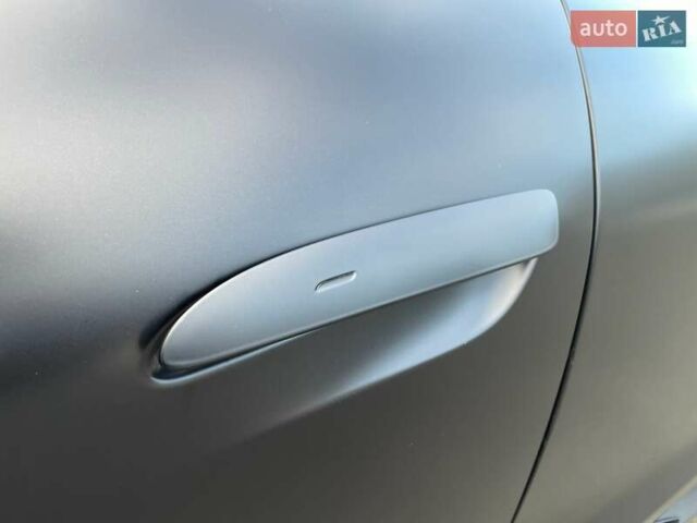 Черный Порше Тайкан, объемом двигателя 0 л и пробегом 59 тыс. км за 79900 $, фото 40 на Automoto.ua