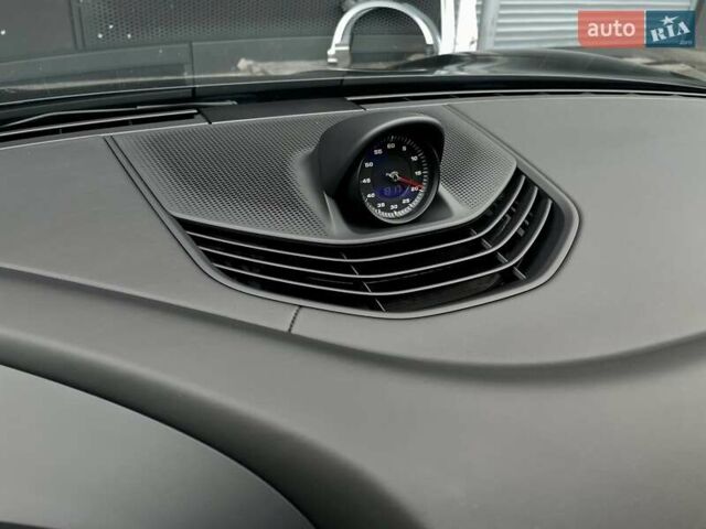 Черный Порше Тайкан, объемом двигателя 0 л и пробегом 59 тыс. км за 79900 $, фото 55 на Automoto.ua