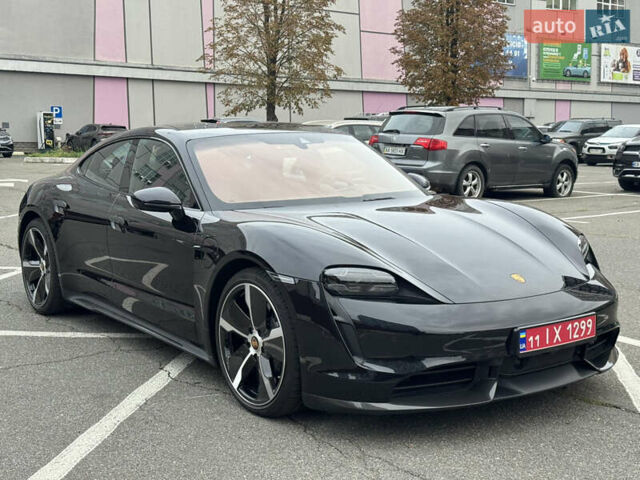Черный Порше Тайкан, объемом двигателя 0 л и пробегом 28 тыс. км за 85000 $, фото 9 на Automoto.ua