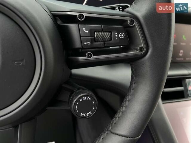 Черный Порше Тайкан, объемом двигателя 0 л и пробегом 59 тыс. км за 79900 $, фото 68 на Automoto.ua