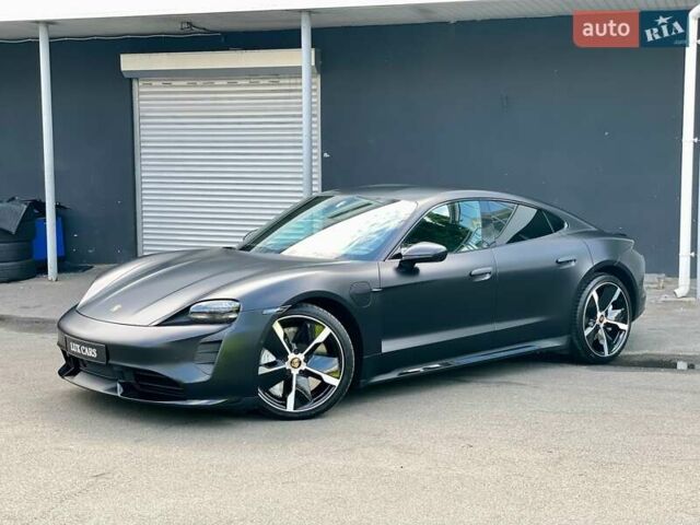 Черный Порше Тайкан, объемом двигателя 0 л и пробегом 59 тыс. км за 79900 $, фото 9 на Automoto.ua