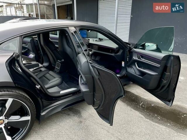 Черный Порше Тайкан, объемом двигателя 0 л и пробегом 59 тыс. км за 79900 $, фото 48 на Automoto.ua