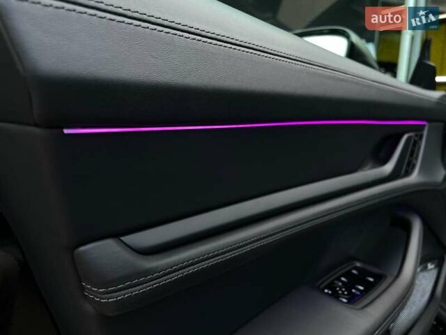 Черный Порше Тайкан, объемом двигателя 0 л и пробегом 59 тыс. км за 79900 $, фото 43 на Automoto.ua