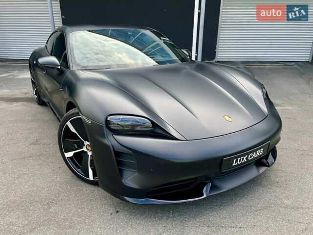 Черный Порше Тайкан, объемом двигателя 0 л и пробегом 59 тыс. км за 79900 $, фото 21 на Automoto.ua