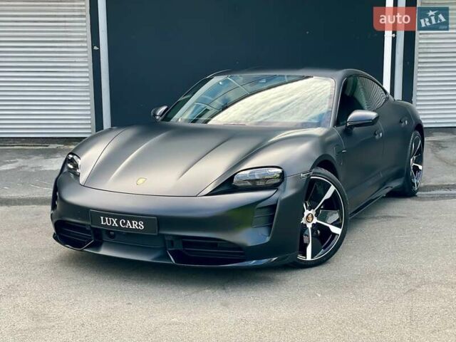 Черный Порше Тайкан, объемом двигателя 0 л и пробегом 59 тыс. км за 79900 $, фото 13 на Automoto.ua