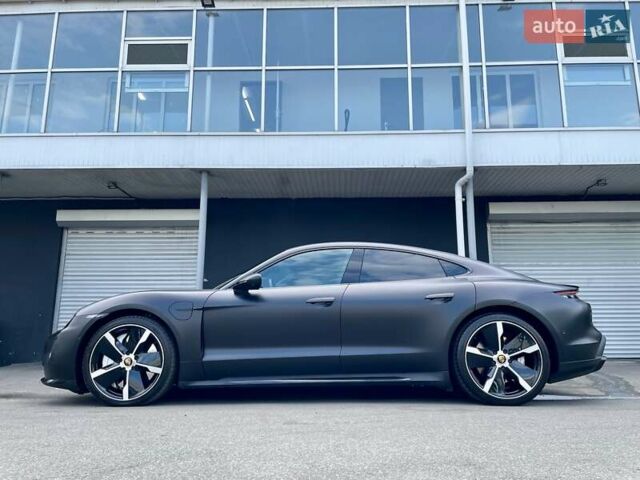 Черный Порше Тайкан, объемом двигателя 0 л и пробегом 59 тыс. км за 79900 $, фото 26 на Automoto.ua