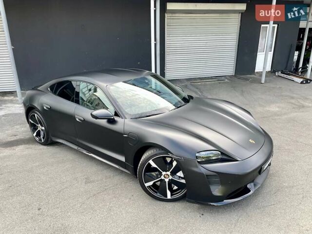 Черный Порше Тайкан, объемом двигателя 0 л и пробегом 59 тыс. км за 79900 $, фото 16 на Automoto.ua