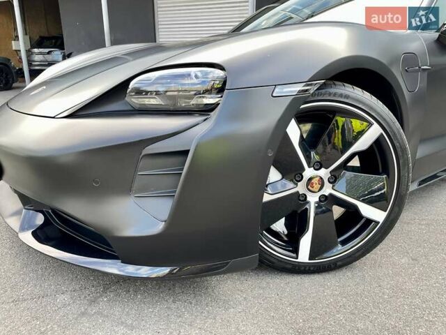 Черный Порше Тайкан, объемом двигателя 0 л и пробегом 59 тыс. км за 79900 $, фото 15 на Automoto.ua