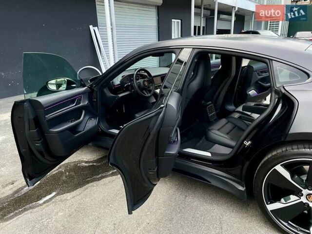 Черный Порше Тайкан, объемом двигателя 0 л и пробегом 59 тыс. км за 79900 $, фото 47 на Automoto.ua