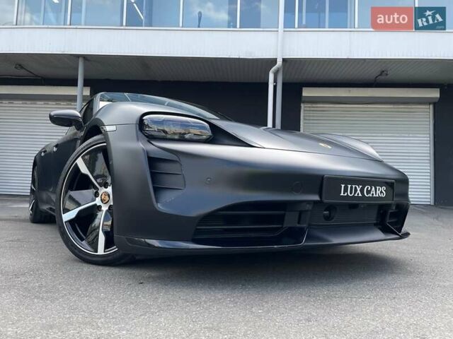 Черный Порше Тайкан, объемом двигателя 0 л и пробегом 59 тыс. км за 79900 $, фото 22 на Automoto.ua