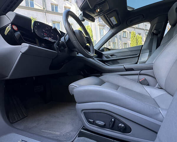Порше Тайкан 2020 в Киеве на Automoto.ua Черный Порше Тайкан, объемом двигателя 0 л и пробегом 119 тыс. км за 49900 $, фото 26 на Automoto.ua