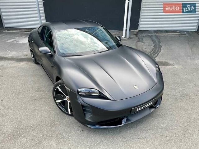 Черный Порше Тайкан, объемом двигателя 0 л и пробегом 59 тыс. км за 79900 $, фото 20 на Automoto.ua