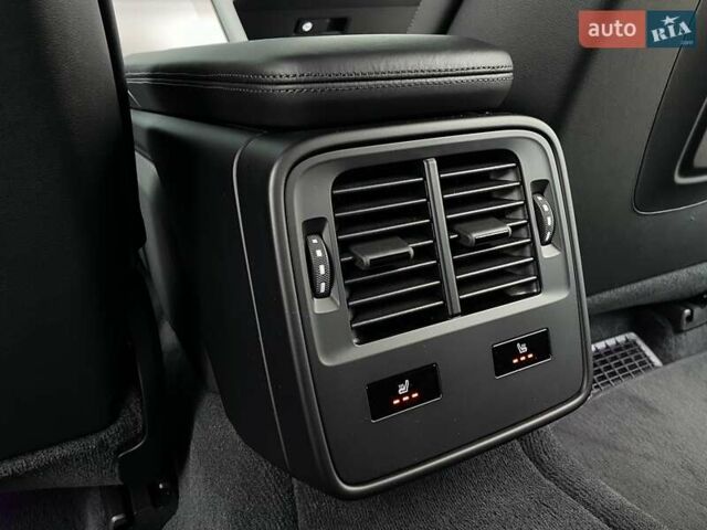 Черный Порше Тайкан, объемом двигателя 0 л и пробегом 59 тыс. км за 79900 $, фото 70 на Automoto.ua