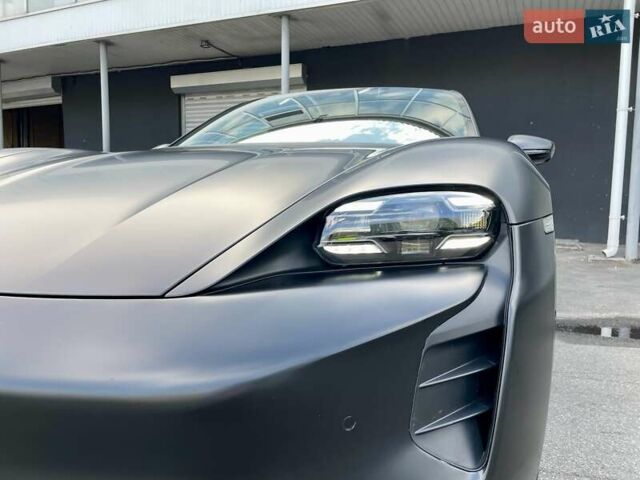 Черный Порше Тайкан, объемом двигателя 0 л и пробегом 59 тыс. км за 79900 $, фото 4 на Automoto.ua