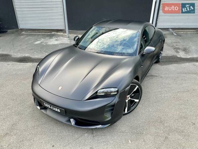Черный Порше Тайкан, объемом двигателя 0 л и пробегом 59 тыс. км за 79900 $, фото 10 на Automoto.ua