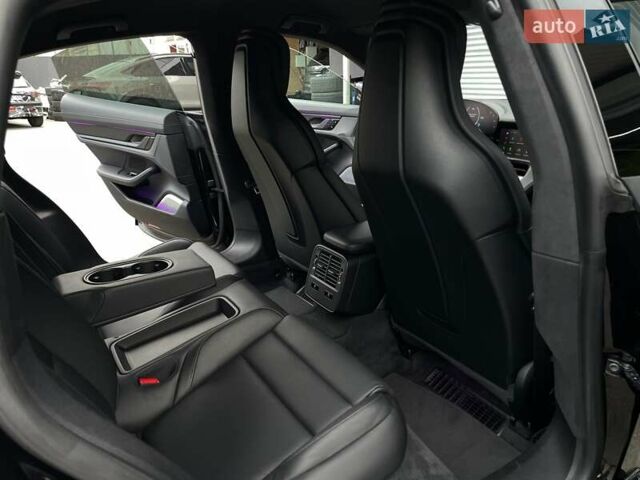 Черный Порше Тайкан, объемом двигателя 0 л и пробегом 59 тыс. км за 79900 $, фото 71 на Automoto.ua