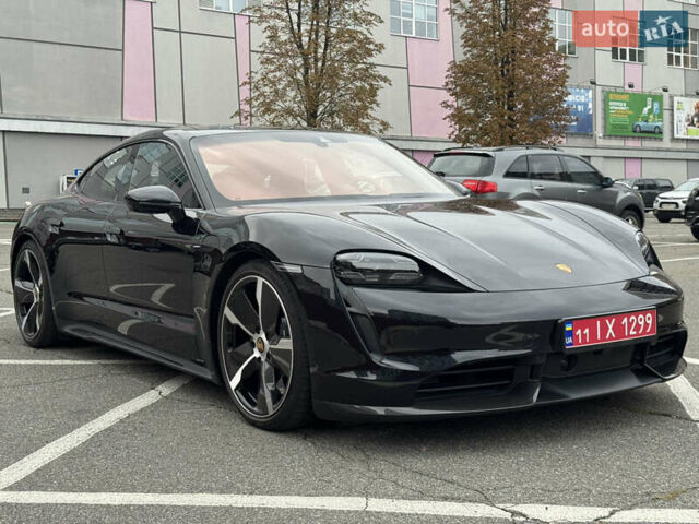 Черный Порше Тайкан, объемом двигателя 0 л и пробегом 28 тыс. км за 85000 $, фото 15 на Automoto.ua