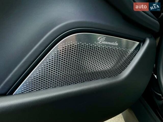 Черный Порше Тайкан, объемом двигателя 0 л и пробегом 59 тыс. км за 79900 $, фото 44 на Automoto.ua