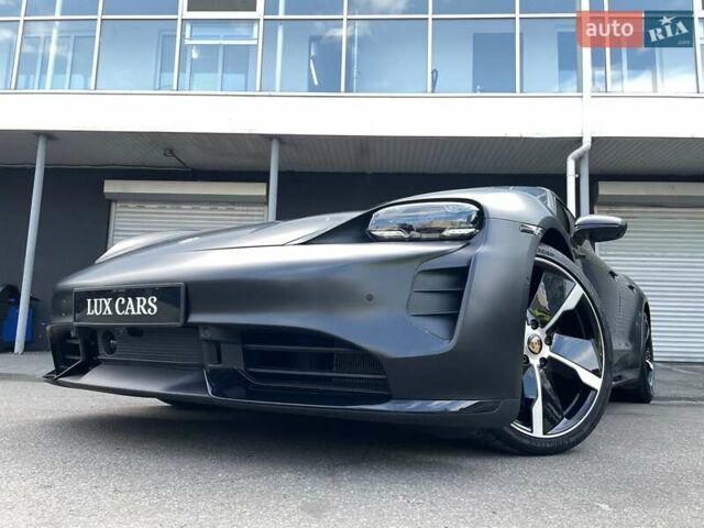 Черный Порше Тайкан, объемом двигателя 0 л и пробегом 59 тыс. км за 79900 $, фото 12 на Automoto.ua