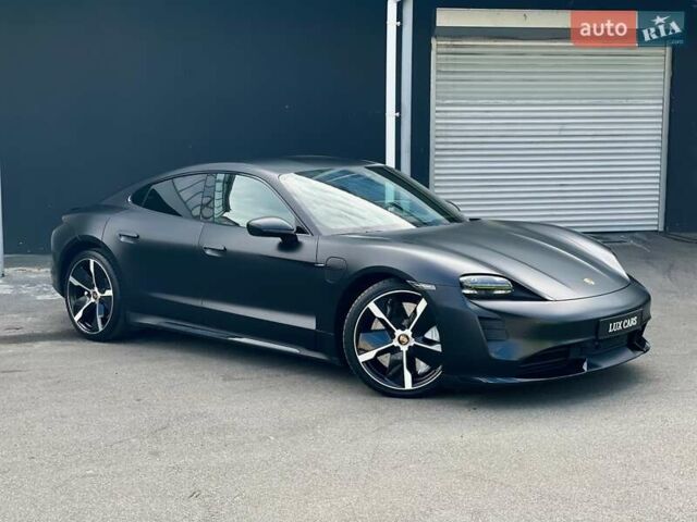 Черный Порше Тайкан, объемом двигателя 0 л и пробегом 59 тыс. км за 79900 $, фото 19 на Automoto.ua