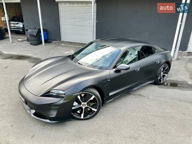 Черный Порше Тайкан, объемом двигателя 0 л и пробегом 59 тыс. км за 79900 $, фото 6 на Automoto.ua
