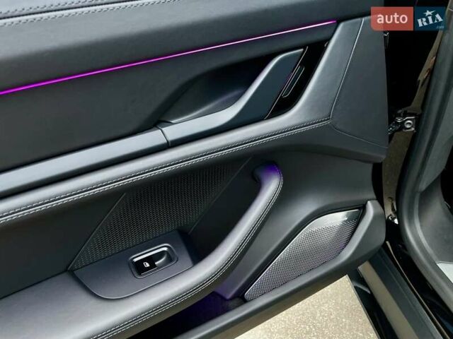 Черный Порше Тайкан, объемом двигателя 0 л и пробегом 59 тыс. км за 79900 $, фото 46 на Automoto.ua