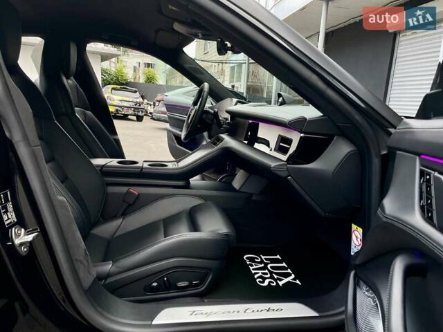 Черный Порше Тайкан, объемом двигателя 0 л и пробегом 59 тыс. км за 79900 $, фото 59 на Automoto.ua