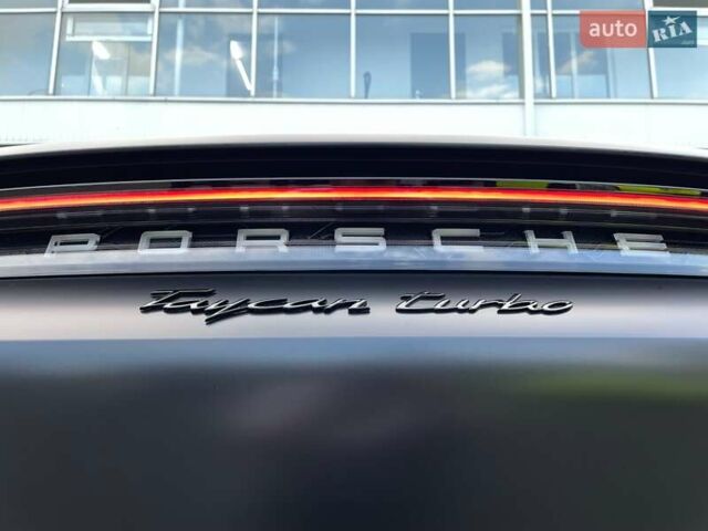 Черный Порше Тайкан, объемом двигателя 0 л и пробегом 59 тыс. км за 79900 $, фото 39 на Automoto.ua