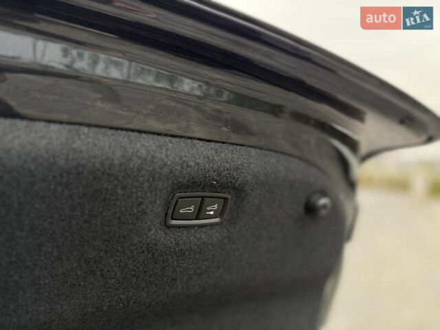 Чорний Порше Тайкан, об'ємом двигуна 0 л та пробігом 33 тис. км за 88900 $, фото 82 на Automoto.ua