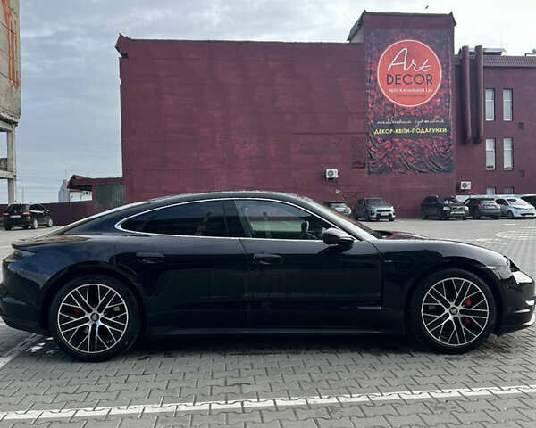Черный Порше Тайкан, объемом двигателя 0 л и пробегом 84 тыс. км за 65000 $, фото 5 на Automoto.ua