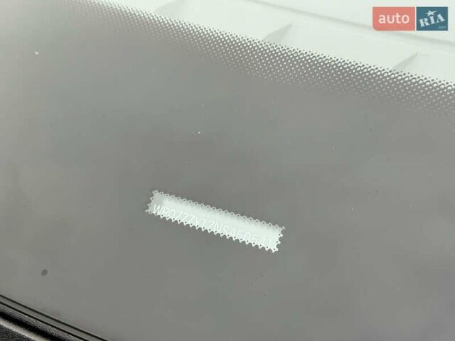 Чорний Порше Тайкан, об'ємом двигуна 0 л та пробігом 33 тис. км за 88900 $, фото 20 на Automoto.ua